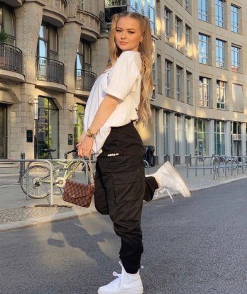 Карина, 23 года, 1 размер груди